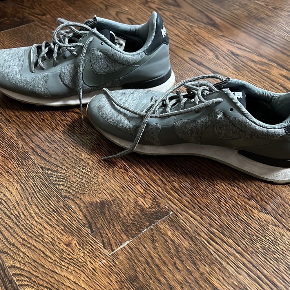 Nikes, Jersey Gray - image 4